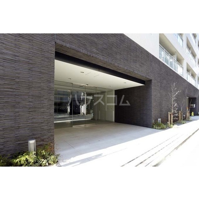 13/22 エントランス