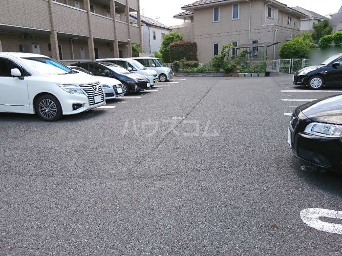 16/25 駐車場