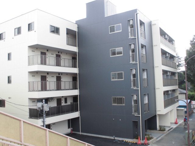 14/16 エントランス