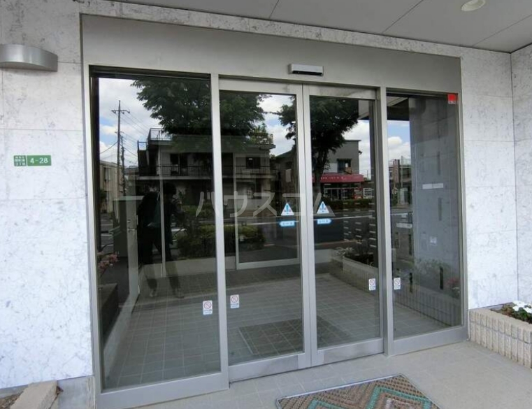 15/19 エントランス