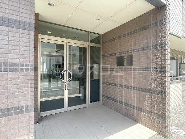 17/26 エントランス