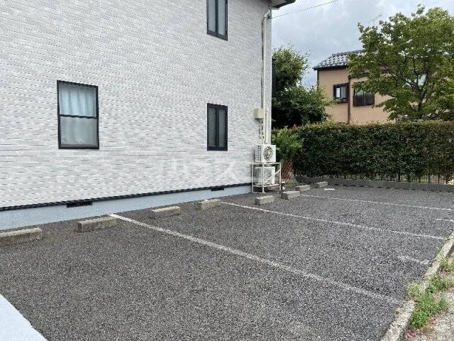 19/28 駐車場
