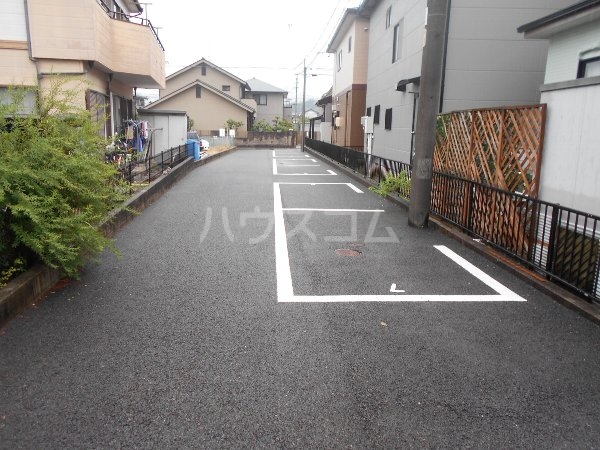 18/28 駐車場