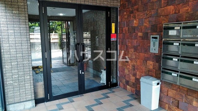 2/3 エントランス