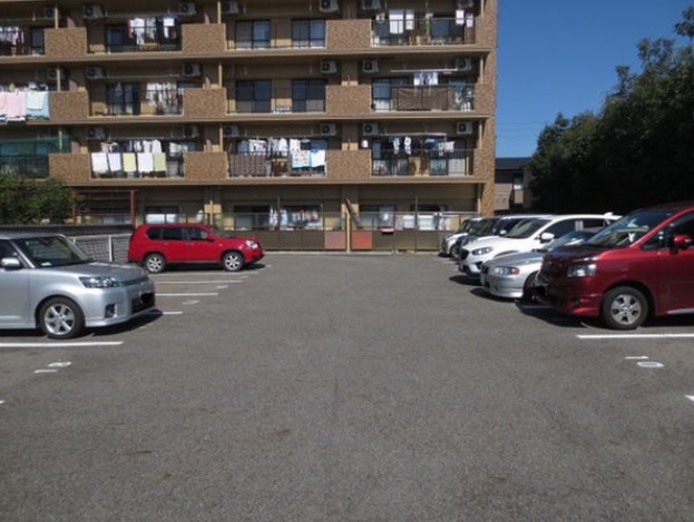 20/28 駐車場