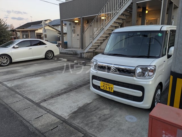 2/6 駐車場
