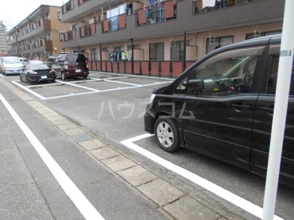 19/26 駐車場
