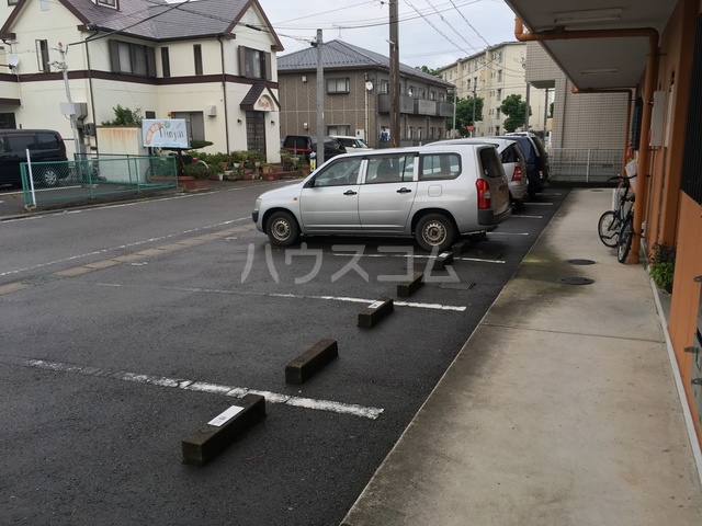 19/27 駐車場