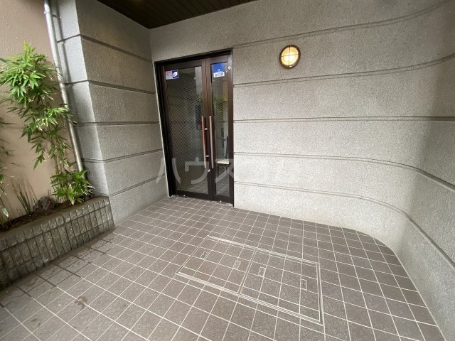 3/4 エントランス