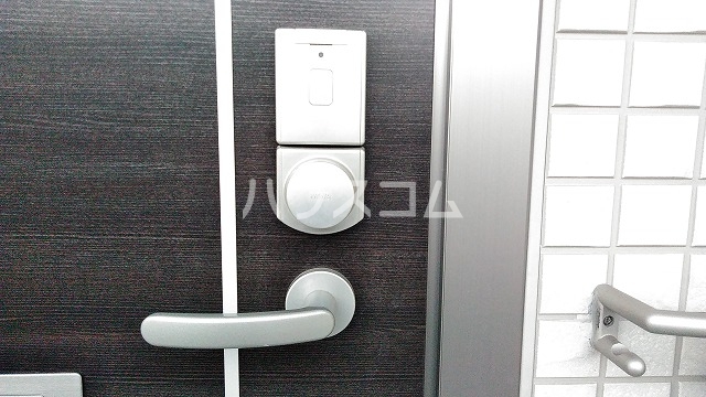 18/27 エントランス