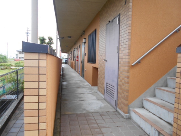 20/30 エントランス