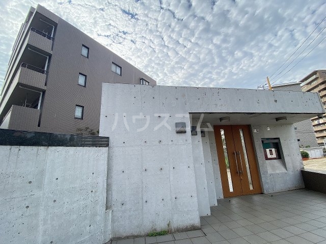 17/27 エントランス