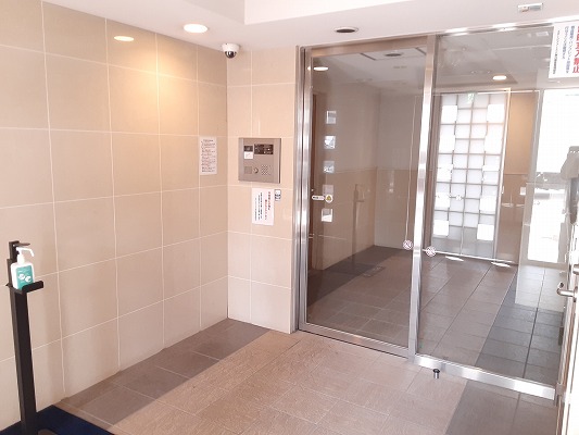 21/28 エントランス