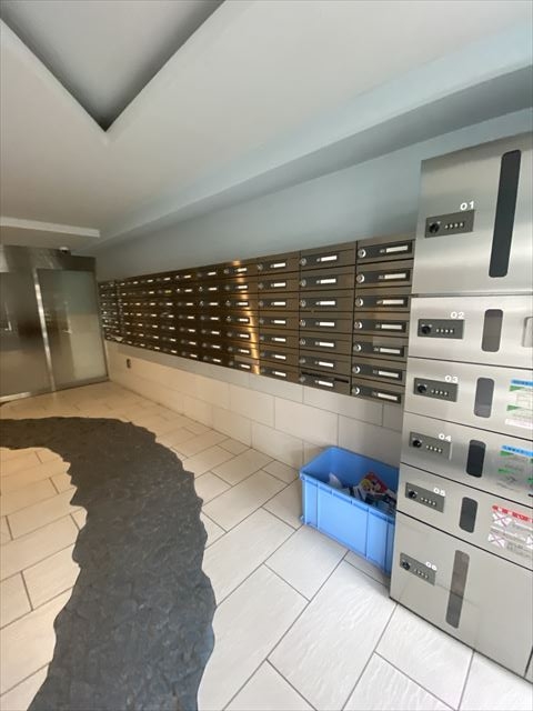 18/28 エントランス