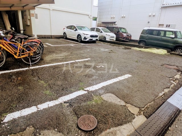 22/29 駐車場
