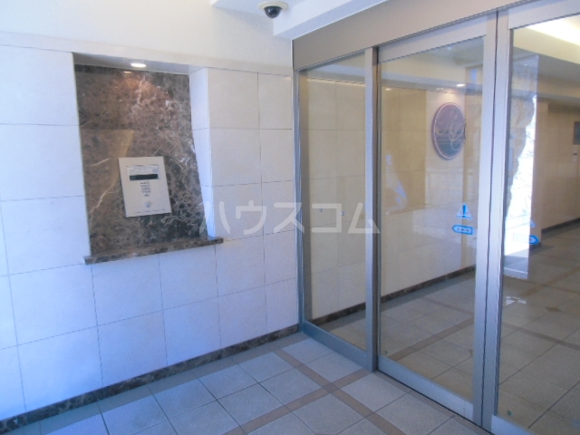 26/30 エントランス