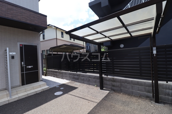 5/5 エントランス