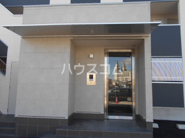 21/30 エントランス