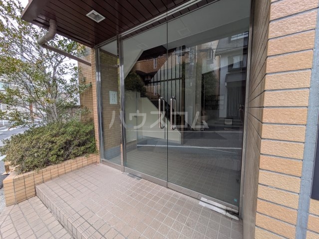 17/25 エントランス