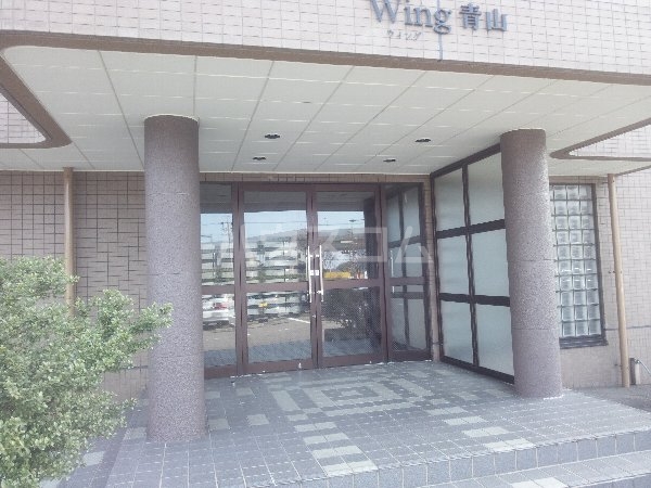 16/23 エントランス