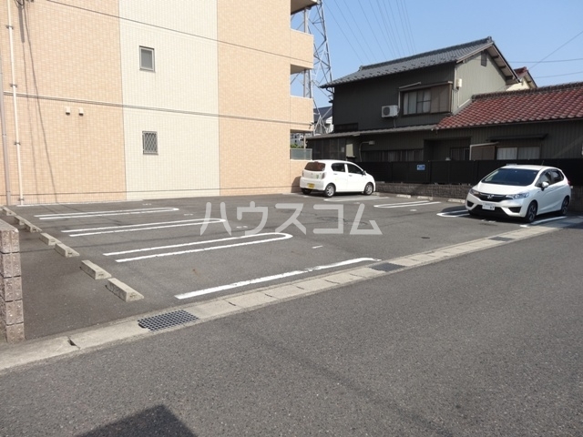 20/23 駐車場