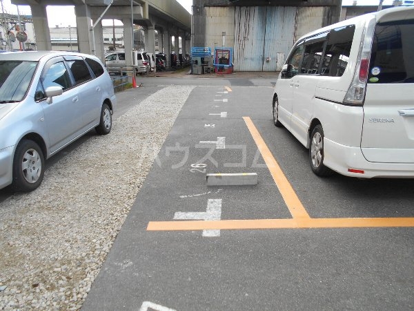 19/28 駐車場