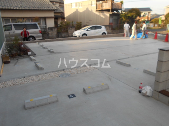 20/28 駐車場