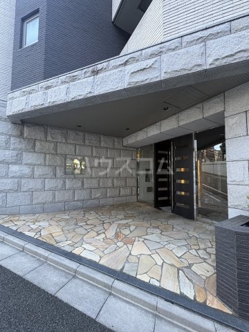 24/29 エントランス