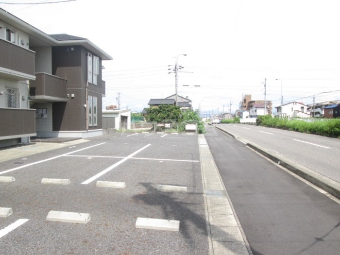 18/26 駐車場