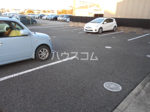 19/23 駐車場
