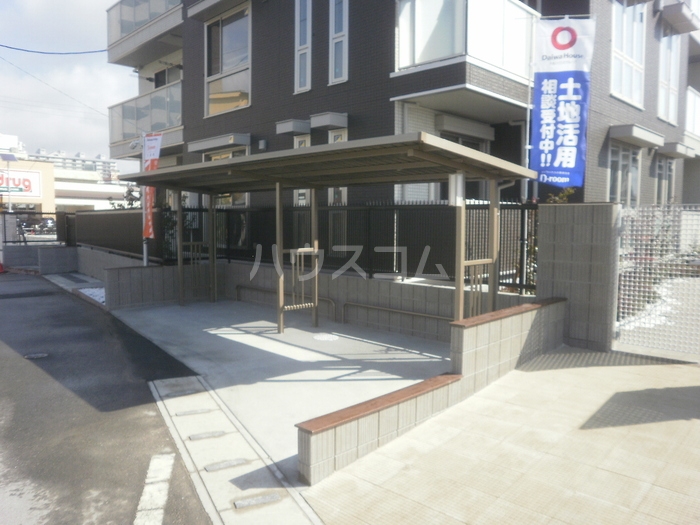 15/23 エントランス