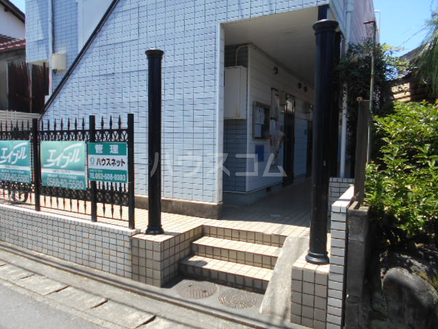 21/29 エントランス