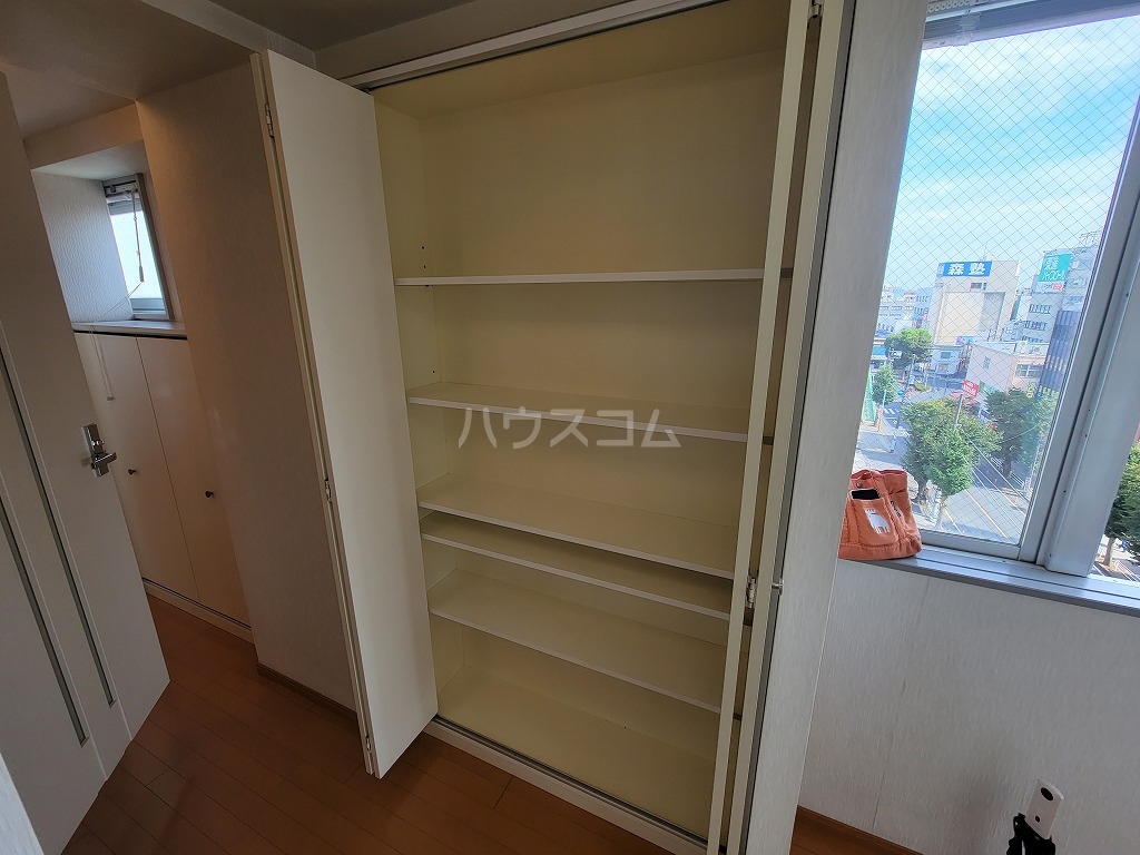 28/30 エントランス