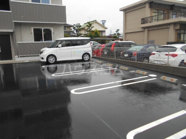 21/29 駐車場