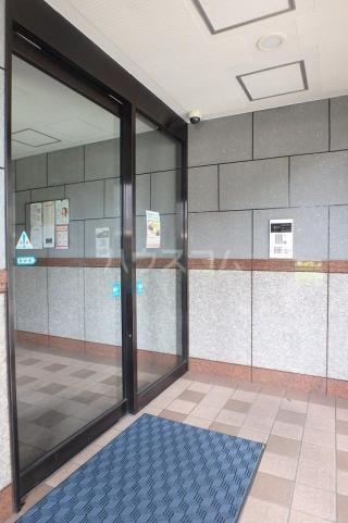 14/17 エントランス