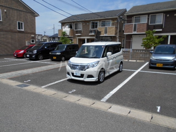 22/30 駐車場