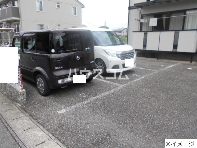 16/23 駐車場