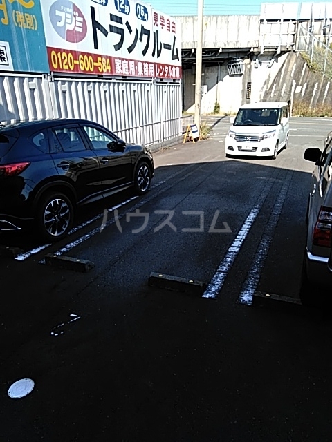 2/5 駐車場
