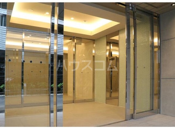 21/27 エントランス