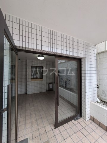 19/25 エントランス