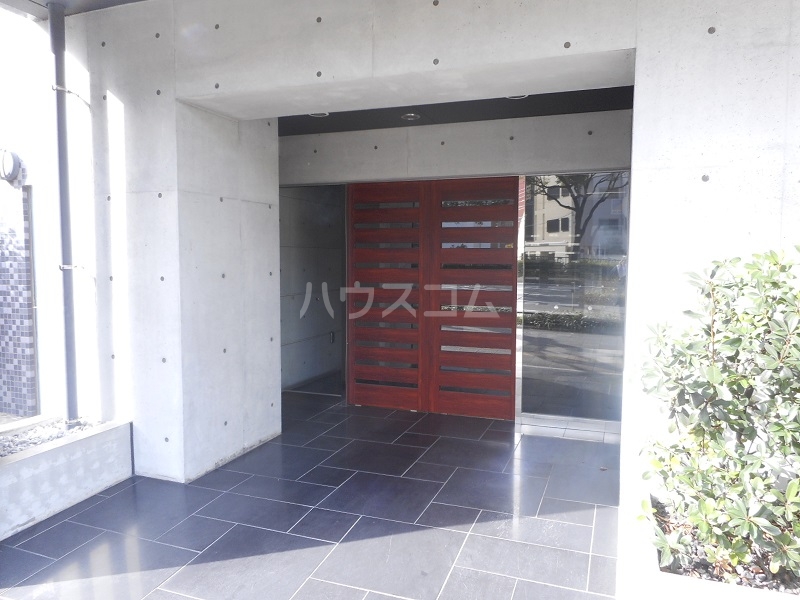 20/27 エントランス