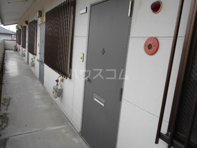 26/30 エントランス