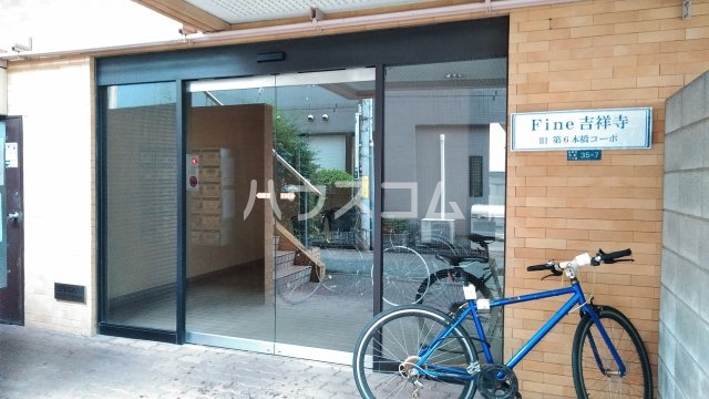 21/25 エントランス