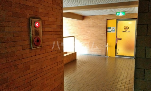 26/30 エントランス