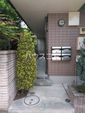 27/30 エントランス