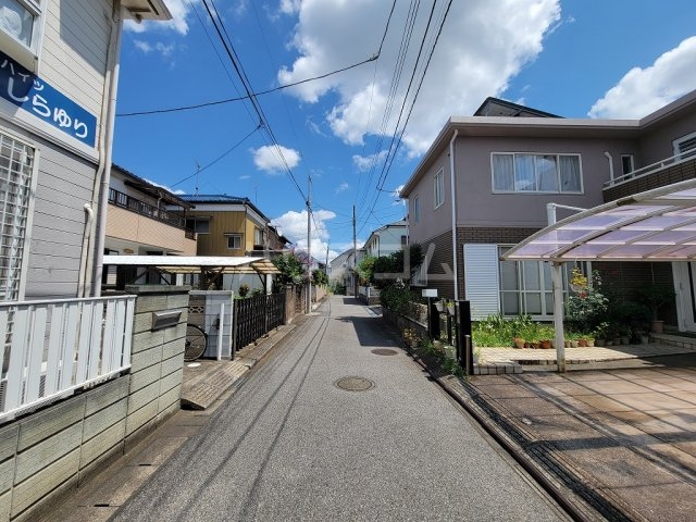 27/30 駐車場