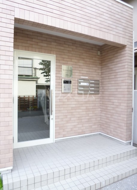 13/22 エントランス