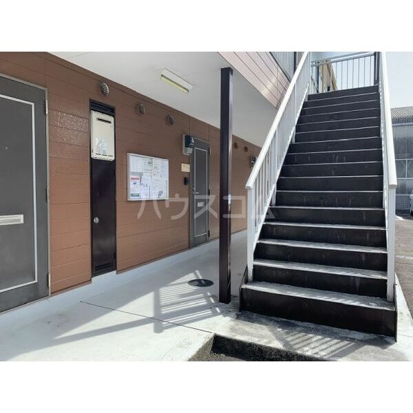 17/25 エントランス