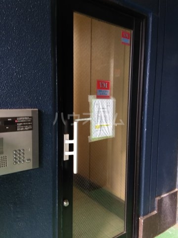 25/30 エントランス