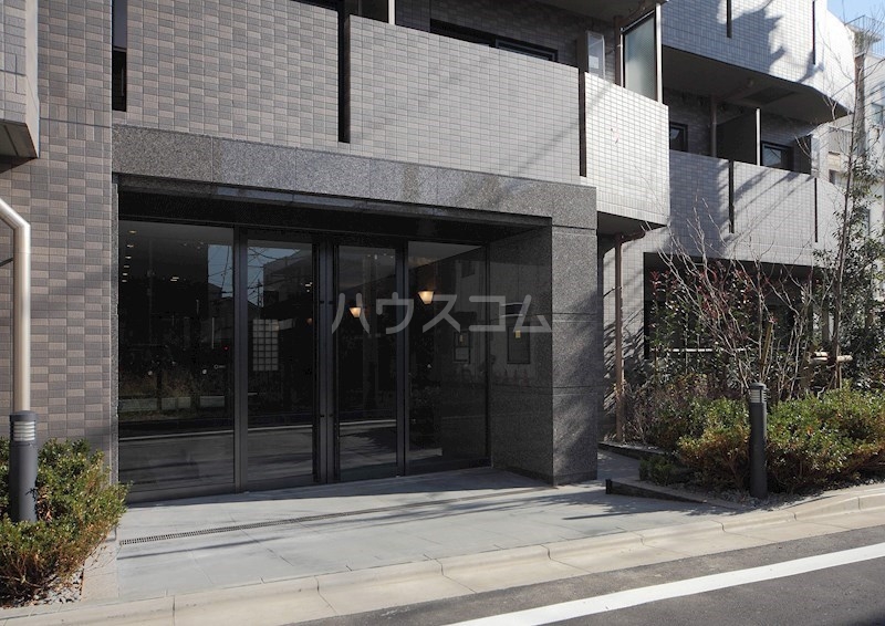 19/26 エントランス